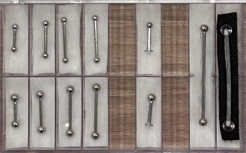 ピアス：バーベル