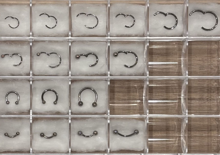 ピアス：リング・バナナ・サーキュラー チタン